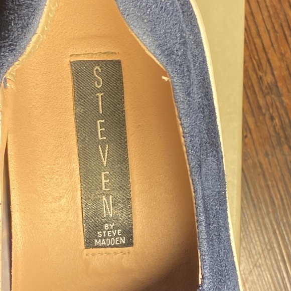 “Hilda” Navy slip on sneakers (loafers?), Steven by Steve Madden, size 7.5 - Picture 3 of 10